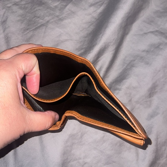 Gucci Authentic Mens leather wallet - Picture 11 of 15